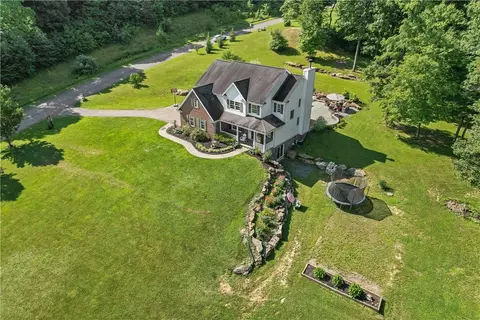 138 Timberlee Dr, Evans City, PA 16033