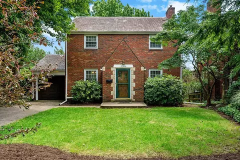 2394 Hollywood Dr, Pittsburgh, PA 15235