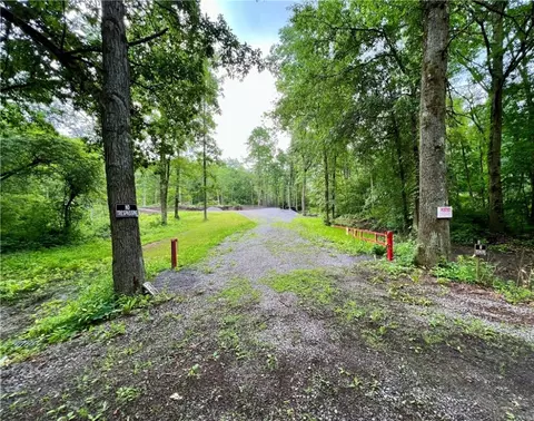 999 Oakland Rd, Mercer, PA 16137