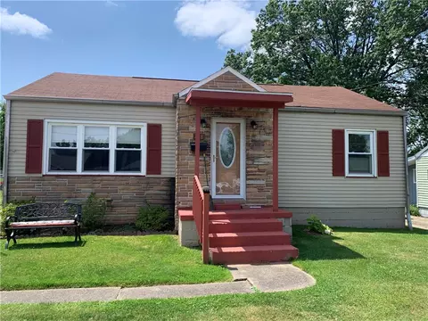 798 Spencer Ave, Sharon, PA 16146