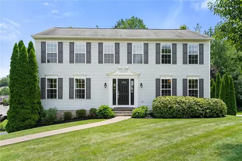 915 Castlegate Cir, Greensburg, PA 15601