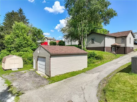 116 Lowers Aly, Fayette City, PA 15438