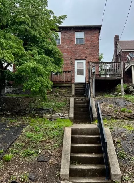 1334 Taylor Ave, New Kensington, PA 15068