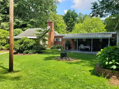 333 Crestview Rd, Slippery Rock, PA 16057
