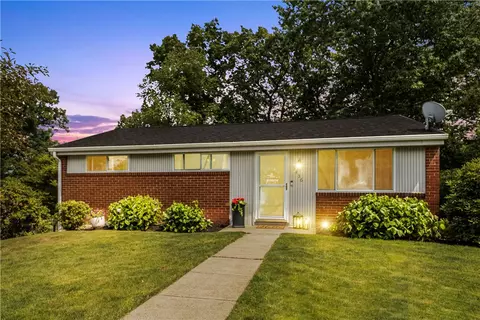 3436 E Stag Dr, Gibsonia, PA 15044