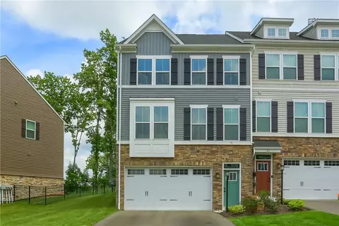 181 Moyer Hill Dr, Cranberry Township, PA 16066