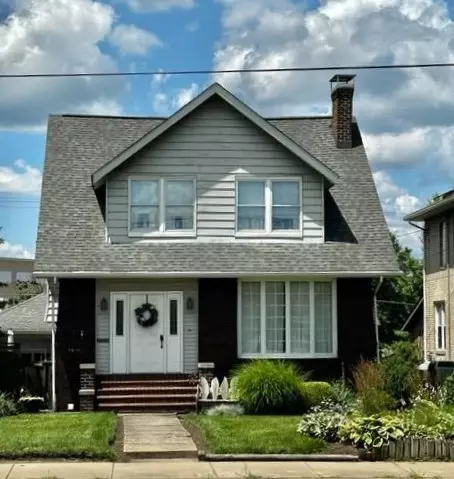 1321 Freeport Rd, Natrona Heights, PA 15065