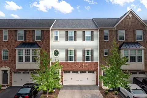 1103 Pointe View Dr, Mars, PA 16046