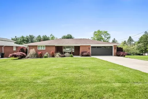 102 Trinity Dr, Aliquippa, PA 15001