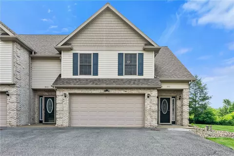 360 Cherokee Dr #361, Beaver Falls, PA 15010