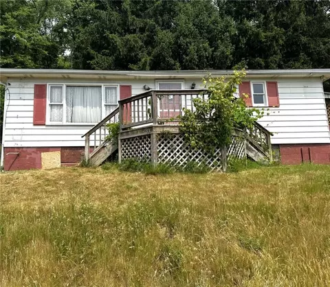 58 Beeno Rd, New Stanton, PA 15672