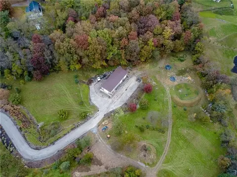 2108 Reis Run Rd, Pittsburgh, PA 15237