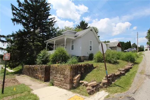 727 Ellsworth Ave, Jeannette, PA 15644
