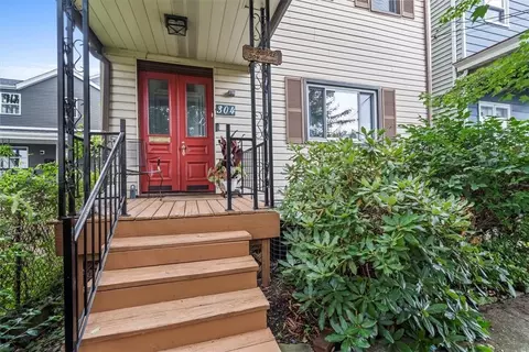 304 Meridan St, Pittsburgh, PA 15211