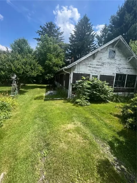 80 Summit Dr, Indianola, PA 15051
