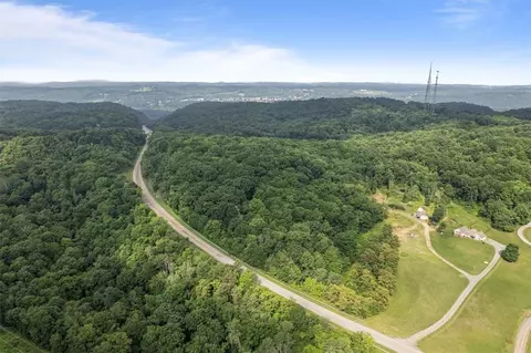 000 Dogwood Trail Ext, Kittanning, PA 16201