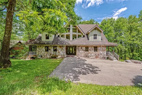 297 Imperial Rd, Hidden Valley, PA 15502