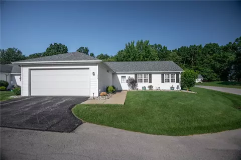 665 Theresa Ave, Hermitage, PA 16148