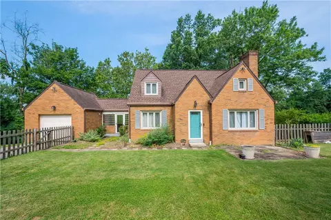 2650 Lindenwood Dr, Pittsburgh, PA 15241