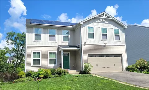 207 Scarlet Dr, Pittsburgh, PA 15239