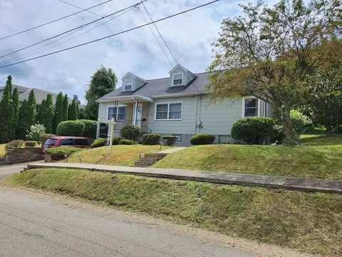 93 8th St, Uniontown, PA 15401