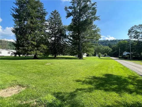 137 Fourth St, Confluence, PA 15424 photo 5