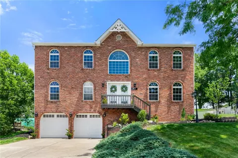 411 Whitney Chase Ln, North Huntingdon, PA 15642