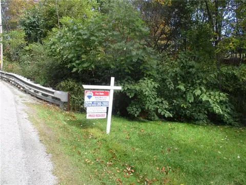 1735 Saxonburg Blvd, Tarentum, PA 15084