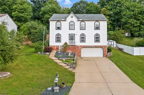 553 Hoover Dr, Apollo, PA 15613