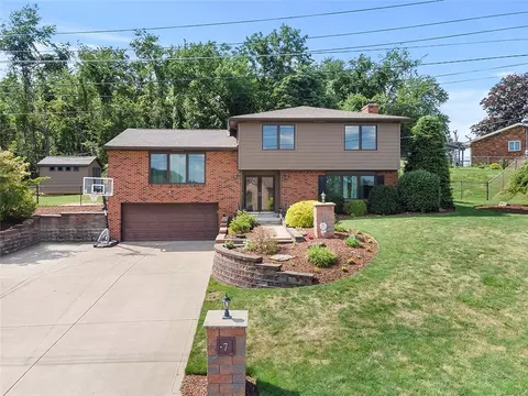7 Eastvue Dr, Pittsburgh, PA 15239