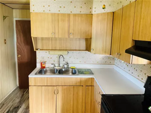 9779 Laurel Ave, Irwin, PA 15642 photo 12