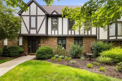 133 Shadow Ridge Dr, Pittsburgh, PA 15238