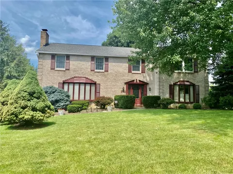 1780 Taper Dr, Pittsburgh, PA 15241