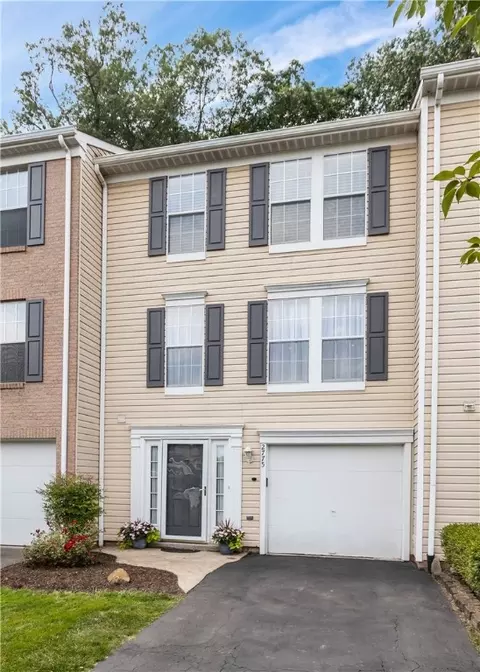 2775 Drake Ct, Gibsonia, PA 15044