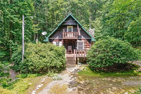 440 W Laurel Ln, Rockwood, PA 15557