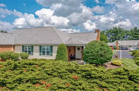108 Overview Dr, Greensburg, PA 15601