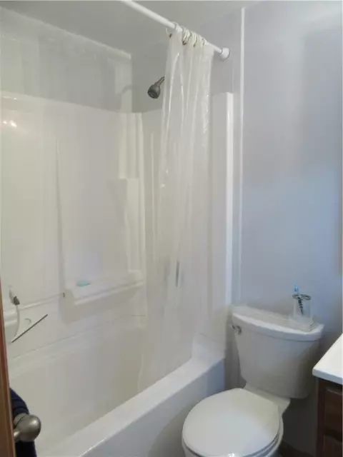 18 Cambridge Dr, Irwin, PA 15642 photo 18