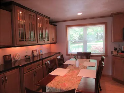 18 Cambridge Dr, Irwin, PA 15642 photo 8