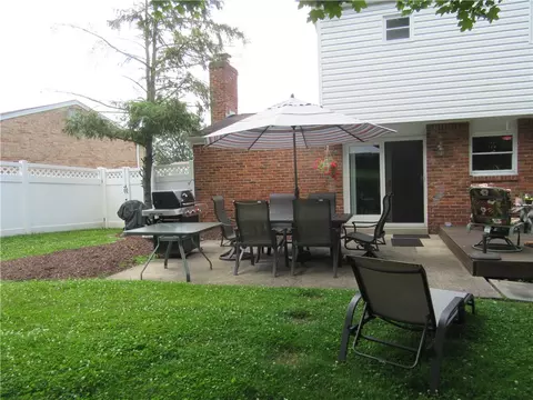 18 Cambridge Dr, Irwin, PA 15642 photo 5