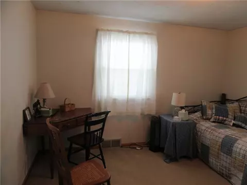 18 Cambridge Dr, Irwin, PA 15642 photo 23