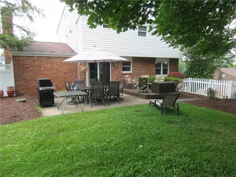 18 Cambridge Dr, Irwin, PA 15642 photo 4