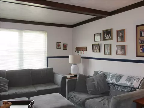 18 Cambridge Dr, Irwin, PA 15642 photo 9