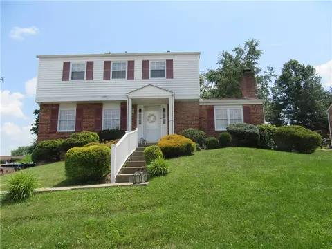 18 Cambridge Dr, Irwin, PA 15642