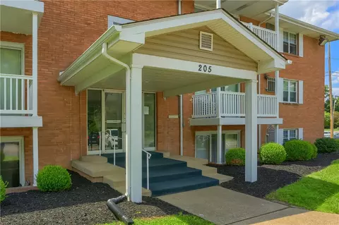 205 Coraopolis Rd #6, Coraopolis, PA 15108