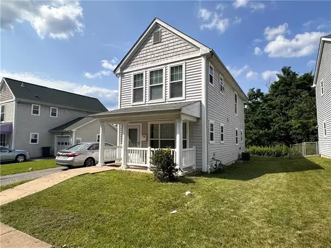 932 Etna St, Mckees Rocks, PA 15136