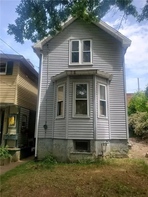 706 4th St, Oakmont, PA 15139