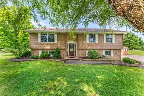 14 Willow Dr, New Wilmington, PA 16142
