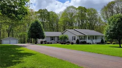 312 Mountain Ridge Ct, Berlin, PA 15530