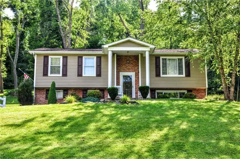 670 Fallen Timber Rd, Elizabeth, PA 15037