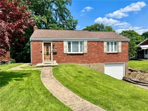 3105 Valley Ridge Dr, Mckeesport, PA 15133